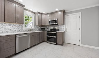 79 Strawberry Hill Rd, Bristol, CT 06010