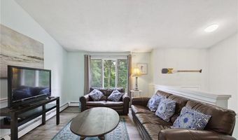 35 Old Town Trl, Narragansett, RI 02882