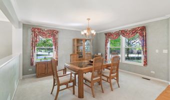 305 BUCKINGHAM Dr, Algonquin, IL 60102