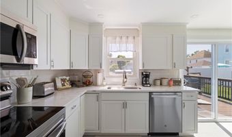 141 Woodward Ave, East Providence, RI 02914