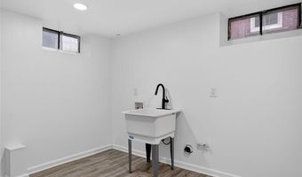 8664 Louise Ave, Allen Park, MI 48101