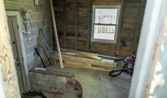 45 Howard St, Austin, IN 47102