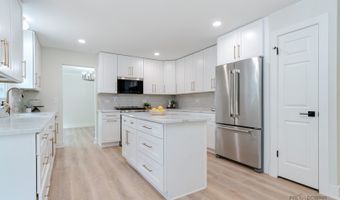 408 W Foxdale Ln, Arlington Heights, IL 60004