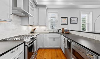15 SEATON Pl NE 2, Washington, DC 20002