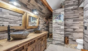 42 Hill Rd, Allentown, NJ 08501