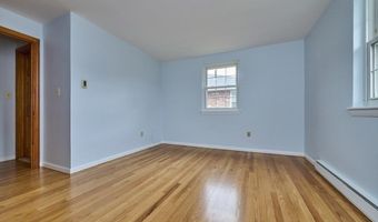 3 Colonial Village Dr 10, Arlington, MA 02476