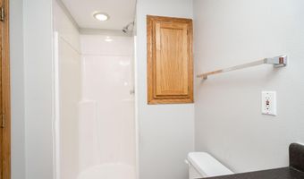 1013 10th Ave, Altoona, IA 50009