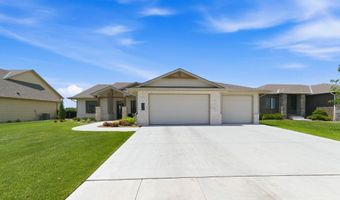 5926 E Forbes Ct, Bel Aire, KS 67220