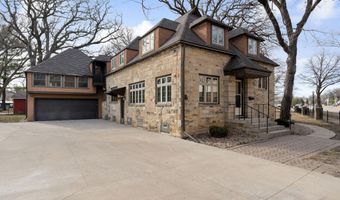 907 1st Dr NW, Austin, MN 55912