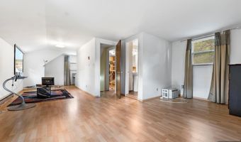 305 E Main St, Bergenfield, NJ 07621