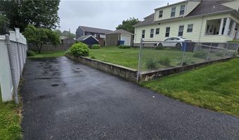 28 Crawford St, Cranston, RI 02910