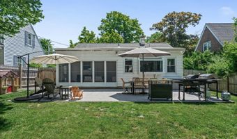24 Westlyn Ct, Albany, NY 12203