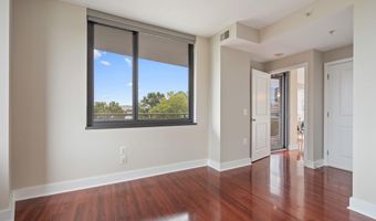 2001 15TH St N 306, Arlington, VA 22201