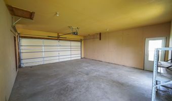 101 Hilltop Dr, Ackley, IA 50601