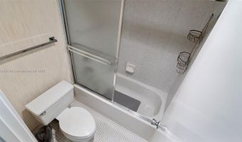 3701 N Country Club Dr 606, Aventura, FL 33180