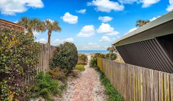330 GARDEN Ln, Atlantic Beach, FL 32233