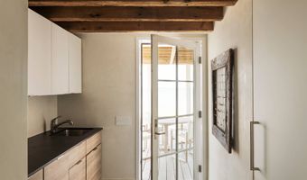 8-10 Old Lazy Point Rd, Amagansett, NY 11930