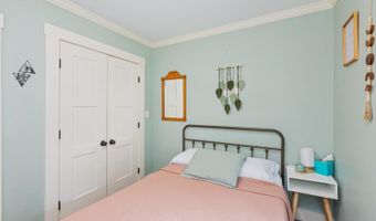 58-60 Frost Pl, Brattleboro, VT 05301