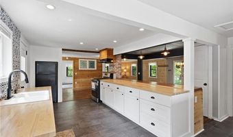 158 Ten Rod Rd, Exeter, RI 02822