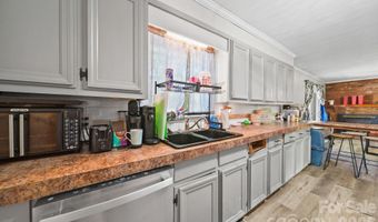 809 Elaine Dr, Albemarle, NC 28001