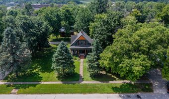 605 Cottage St, Adel, IA 50003