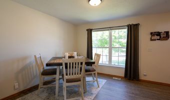 1211 10th Ave SE, Altoona, IA 50009