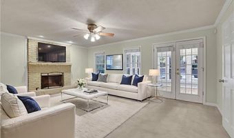 835 Lakeshore Dr NW, Berkeley Lake, GA 30096