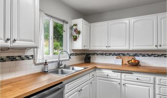 6120 Amaya Dr, La Mesa, CA 91942