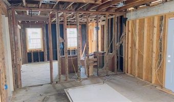 924 LEBEAU St, Arabi, LA 70032