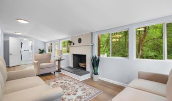 5 Bond St, Brookline, NH 03033