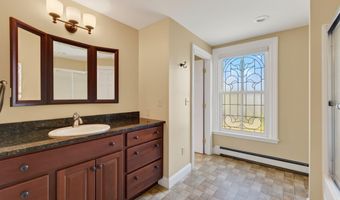 997 Washington St, Bath, ME 04530