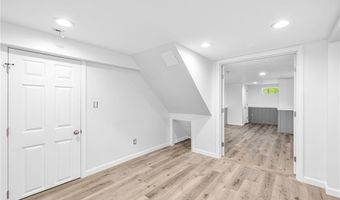210 Keach Pond Dr, Glocester, RI 02814