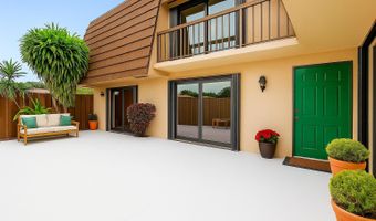 9 Atrium Cir A, Atlantis, FL 33462