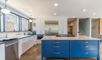 29 Dashney Rd, Burke, VT 05832