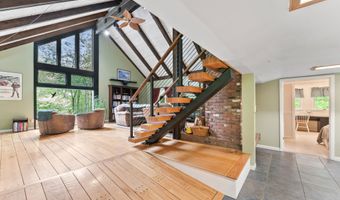27 Whippoorwill Ln, Bethany, CT 06524