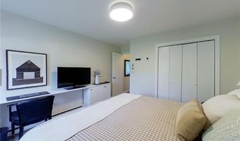 364 Bellevue Ave 5A, Newport, RI 02840