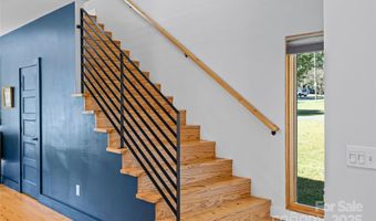 2553 Elkwood Cir, Charlotte, NC 28205