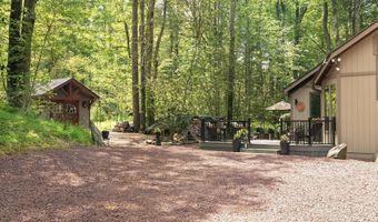 129 Woodbury, Blakeslee, PA 18610