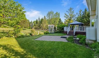 4002 Edgewater Dr, Ames, IA 50010