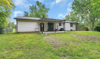 6222 Danbury St, Bel Aire, KS 67220