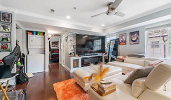3201 8TH St SE 10, Washington, DC 20032