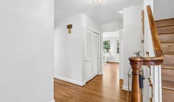 5601 KIRKWOOD Dr, Bethesda, MD 20816