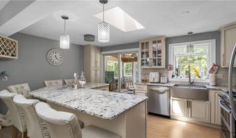 14 Deer Run Dr, Coventry, RI 02816