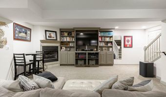 4614 Sawgrass Dr W, Ann Arbor, MI 48108