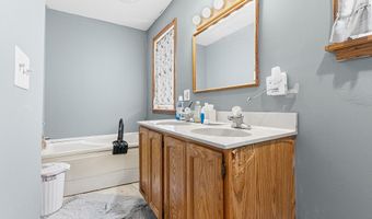 5869 Beechwood Ave, Alliance, OH 44601