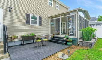 82 Martin St, East Providence, RI 02914