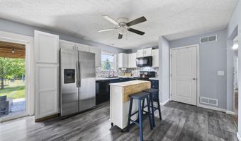 44 Ashton Dr, Ashville, OH 43103