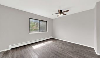 239 N Mill Rd 217, Addison, IL 60101