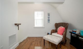 58 Collins St, Bristol, RI 02809