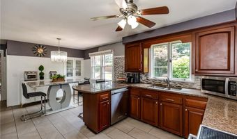 7 Oakcrest Dr, North Providence, RI 02904